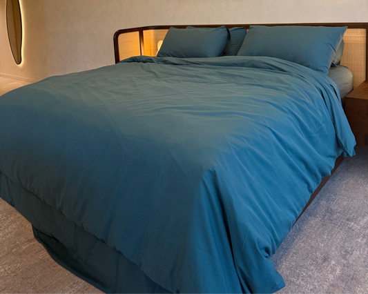 Transformative teal duvet set