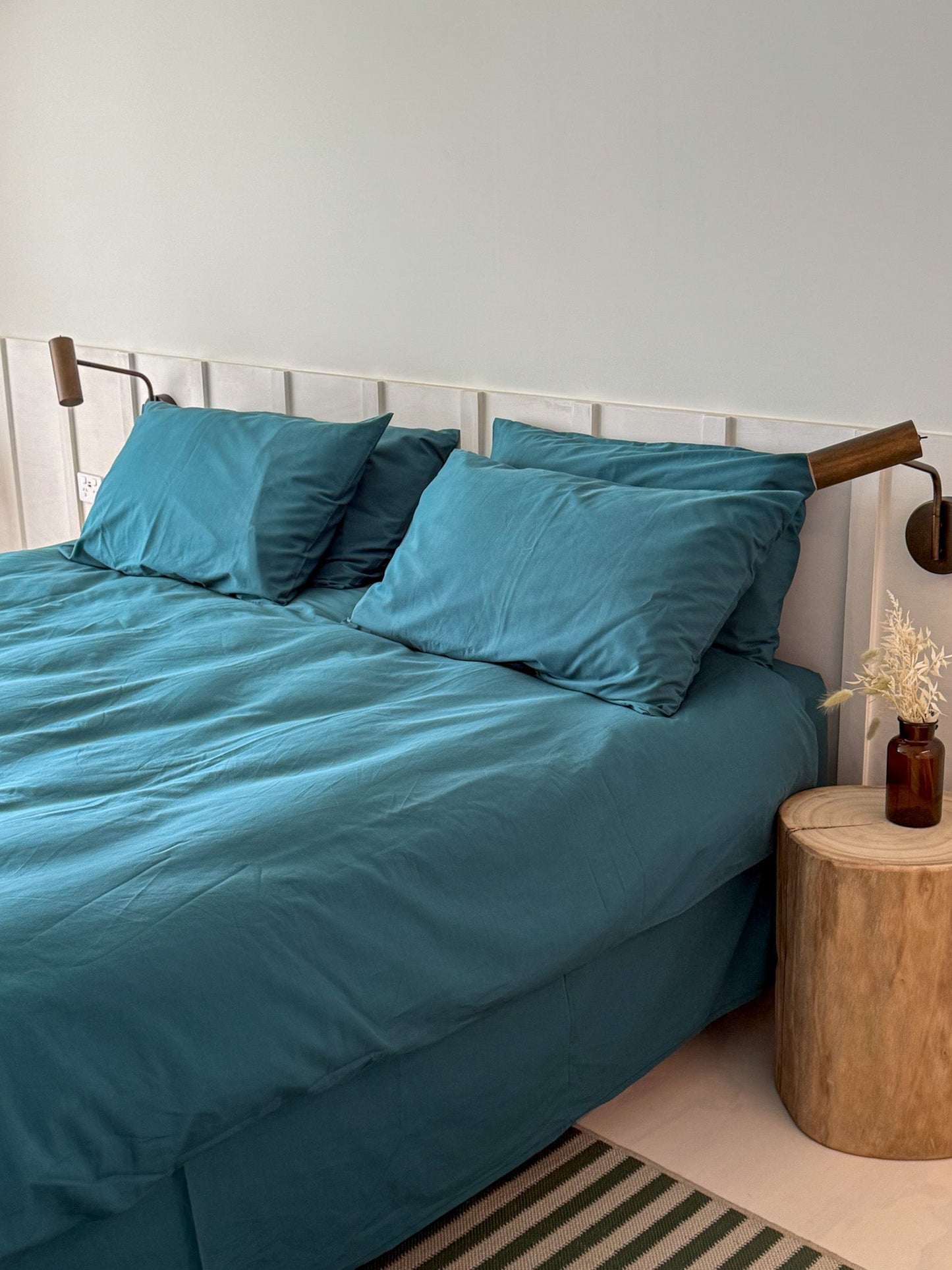 Transformative teal duvet set