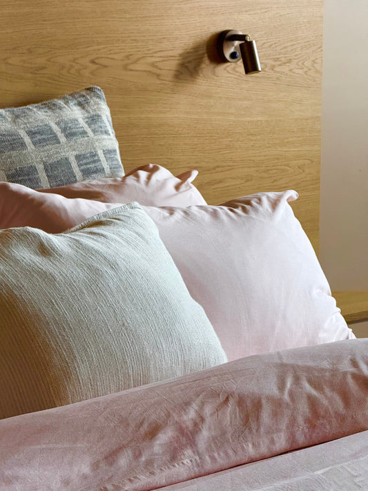 Transcendent pink sheet set