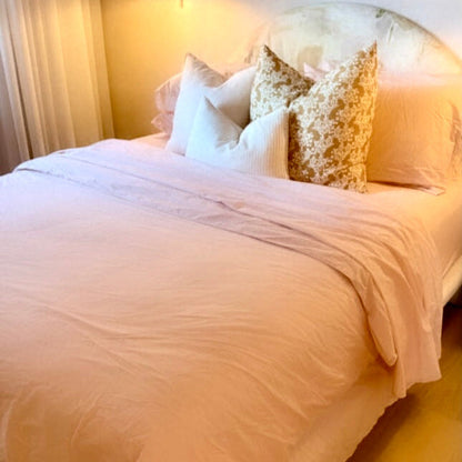 Transcendent pink sheet set