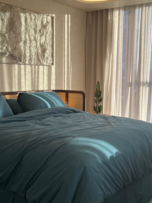 Transformative teal duvet set