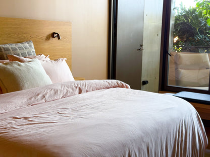 Transcendent pink bed set